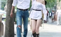 小姐姐抱着,小姐姐怀抱传递爱与温暖
