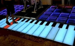 网红钢琴,网红钢琴演绎音乐魅力