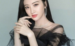 景甜东京写真,时尚魅力绽放霓虹